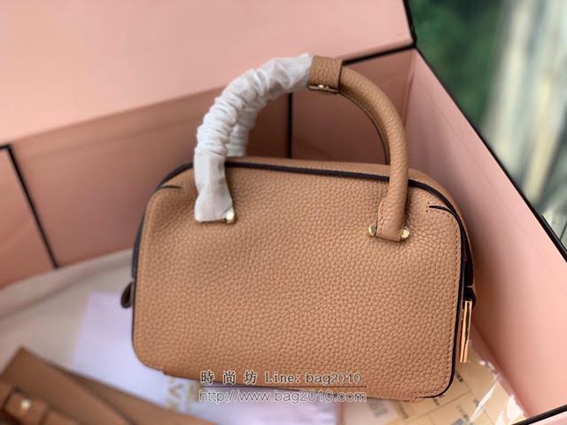 DELVAUX女包 標誌性包款 旋轉拎著提把D扣環 德爾沃女手提包 CL0020 奶茶色 Delvaux信封袋  fcs1261
